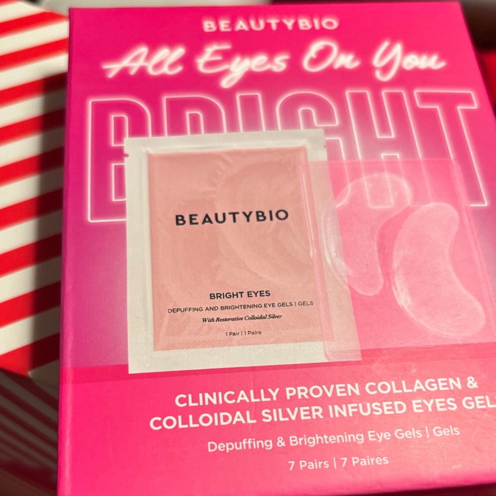 NWOT Bright Eyes Depuffing Eye Gels - Pink